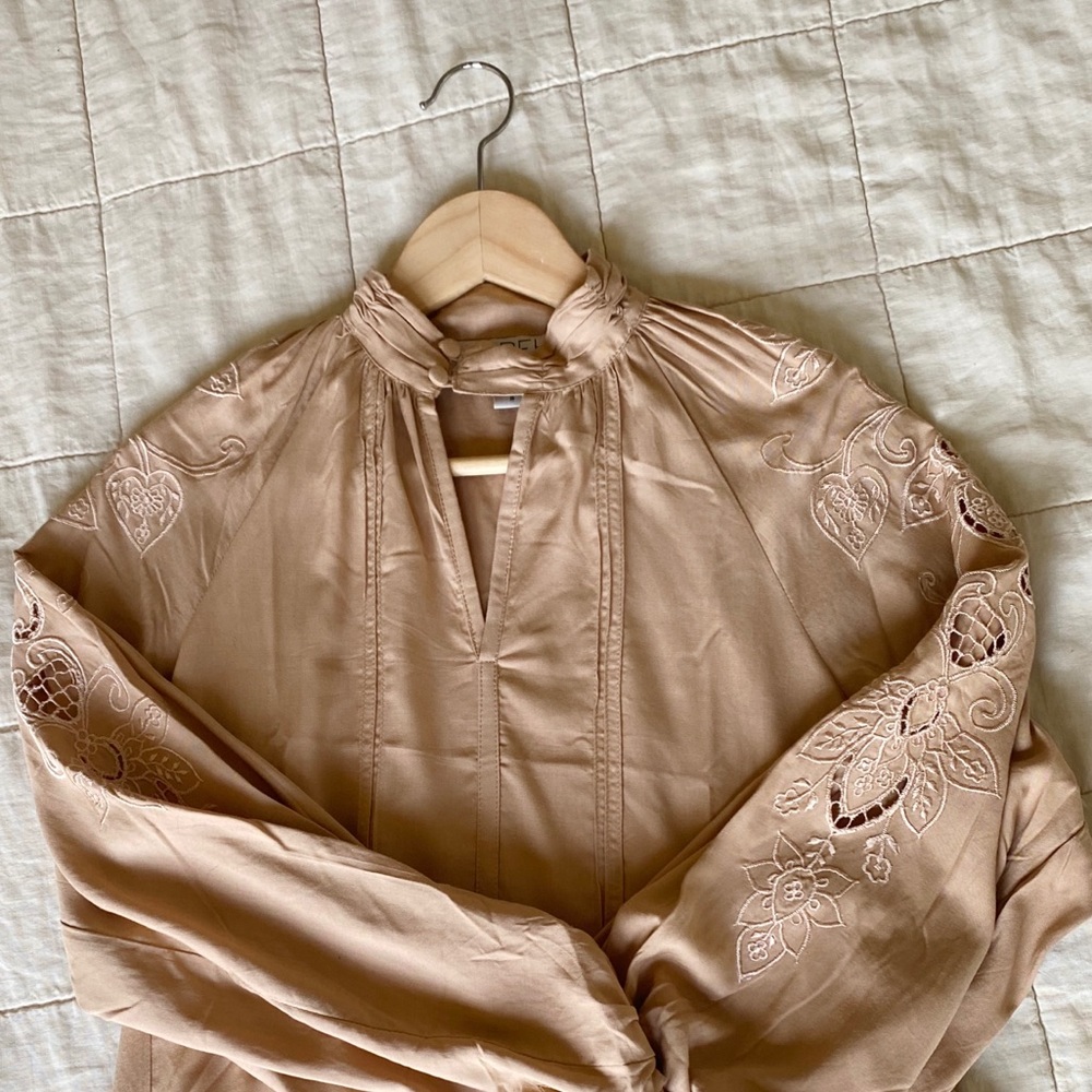 Beautiful blouse from the boutique Hawaiian brand Yireh